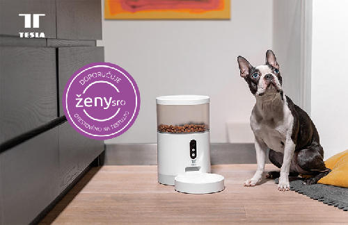 Vybrané testerky se svými mazlíčky otestovali dávkovač krmiva Tesla Smart Pet Feeder Camera. Jak s ním byli spokojení?